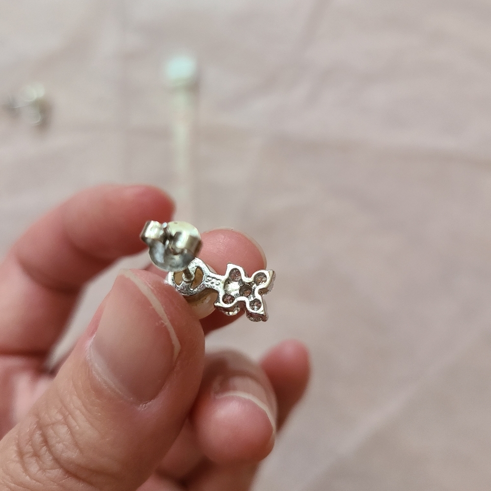 Earrings - Picture 4 of 4